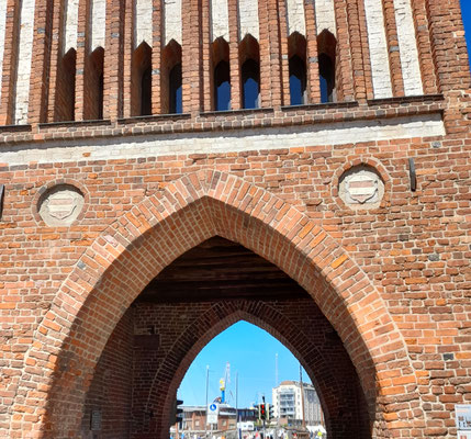 Das Wassertor, ehemaliges Stadttor der Stadtbefestigung, Hafentor Stadt Wismar