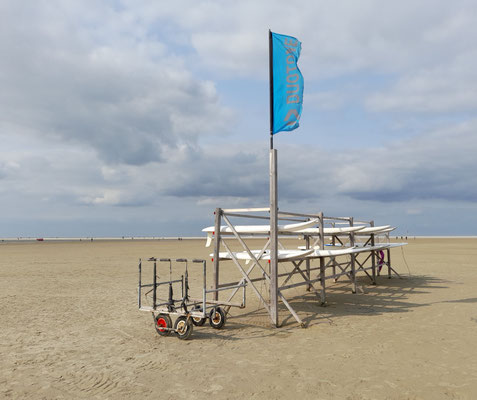 Surfbretter und Surfstation am Hauptstrand Nordbad Borkum