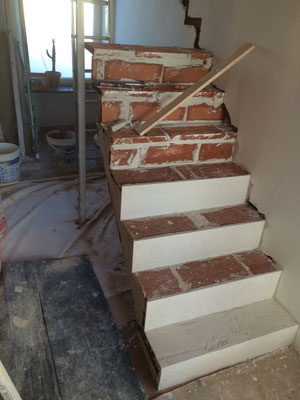 escalier brique et platre