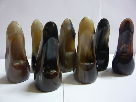 沖縄三線　バチ　ウマ　　胴皮破れ　現状渡し品 沖縄三線 バチ ウマ 胴皮破れ 現状渡し品