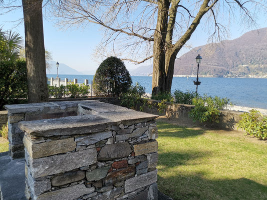 Grillstelle mit Sicht auf See - Ferienhaus Villetta Concetta in Maccagno am Lago Maggiore