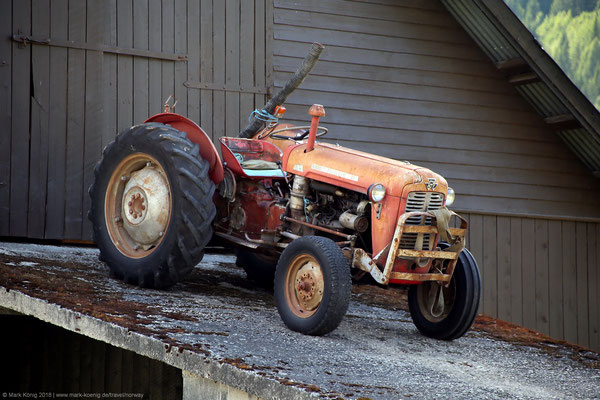 Massey Ferguson 35 tractor on a ramp - detail view
