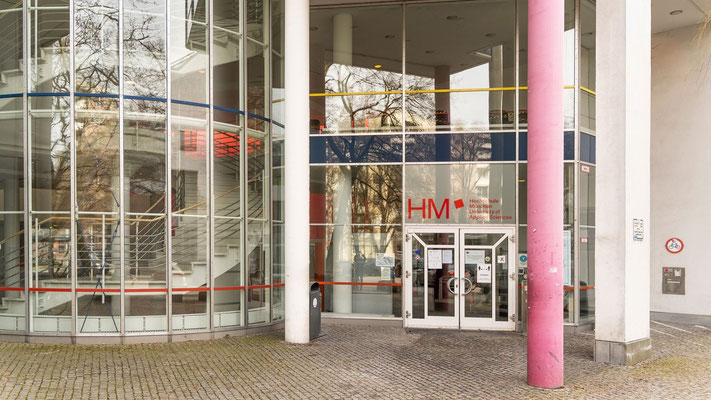 HM, Haupteingang Lothstraße 34