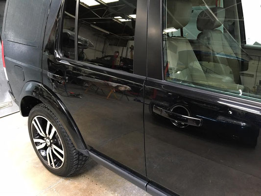 Land Rover Discovery SDV6 Customisation | Precision Paint | Wellington
