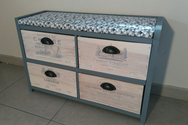 Meuble A Chaussure Avec Caisse De Vin L Assise 43 Bis Creations Upcycling Customisation Et Creation D Objets Deco Et Mobilier Decoration Interieure