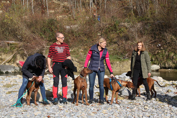 Nicole & Jürg mit Kimani, Nicole mit Chinua und Jara und Sandra mit Chinara