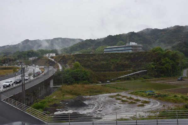３９０３　高台の町役場