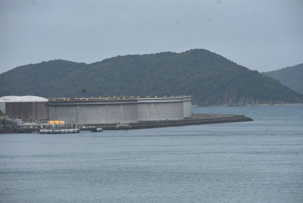 4431 沿岸のオイルタンク(2)