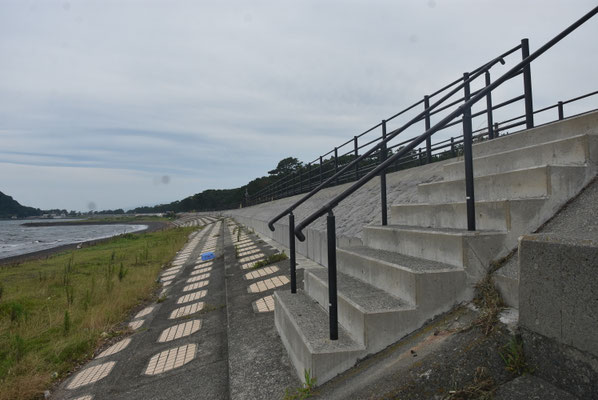 9105 御用邸の沿岸部(海岸堤防を6m~8mに嵩上げ