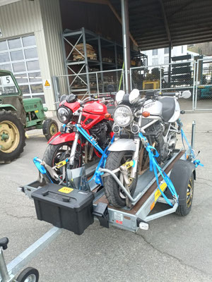 Kundenfoto mit zwei Motorrädern