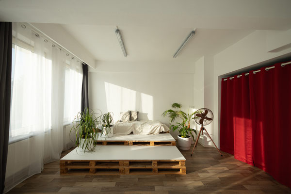 Studio 2 Podest mit eingang 