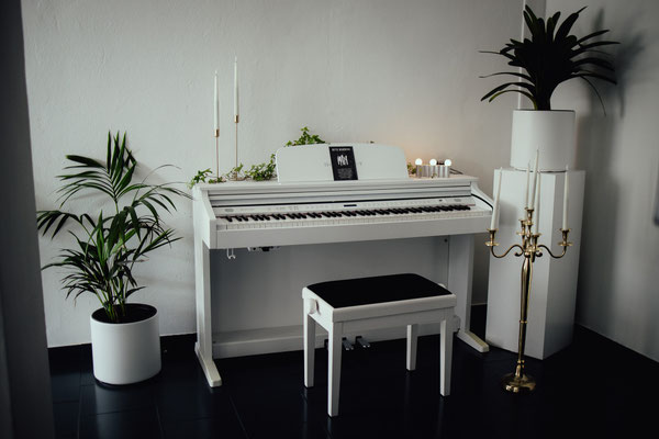 Klavierfrontal Studio1