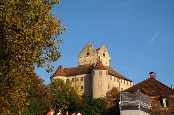Wenn Sie über den See fahren, dann sollten Sie sich für Meersburg Zeit für die älteste bewohnte Burg Deutschlands nehmen. 