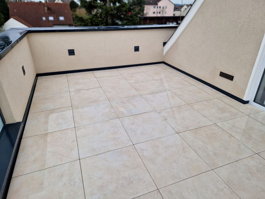 Terrassenbau, Wohlfühloase, Pflasterarbeiten, Rollrasen, Galabau Sigel