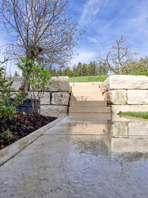 Gartengestaltung, Gartensanierung, Rollrasen, Wohlfühloase, schöner Garten