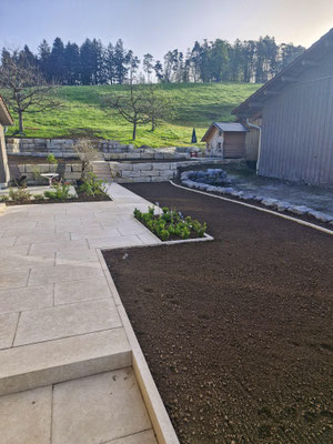 Terrassenbau, Wohlfühloase, Pflasterarbeiten, Rollrasen, Galabau Sigel