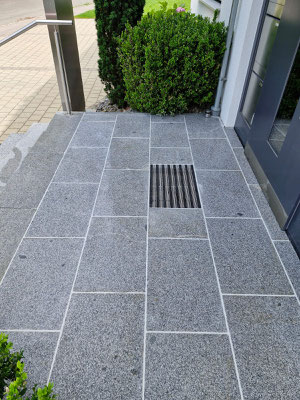 Terrassenbau, Pflasterarbeiten, Natursteinverlegung, Hofbefestigung, Natursteinmauern