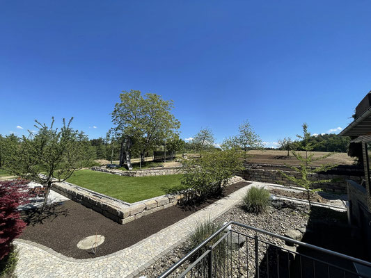 Terrassenbau, Wohlfühloase, Pflasterarbeiten, Rollrasen, Galabau Sigel