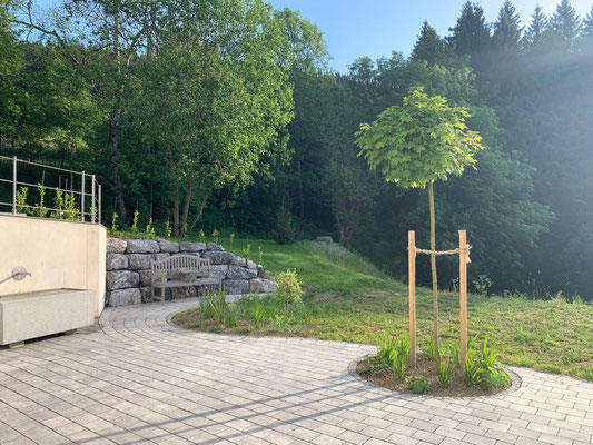 Terrassenbau, Pflasterarbeiten, Natursteinverlegung, Hofbefestigung, Natursteinmauern