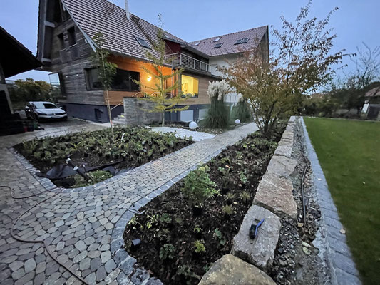 Terrassenbau, Wohlfühloase, Pflasterarbeiten, Rollrasen, Galabau Sigel