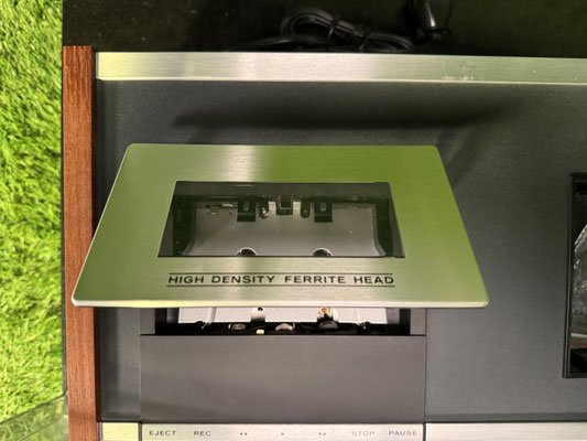 Teac A-450 Kassettendeck Detailansicht Laufwerk