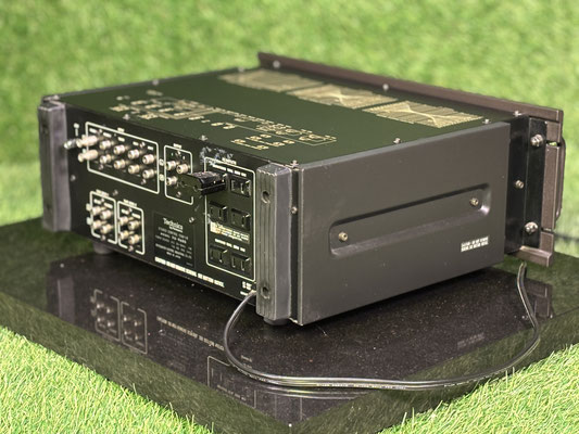 technics-su-9600-rueckseite-anschluesse.jpg