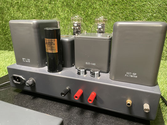 Röhrenendstufe Sun Audio SV 2A3PE Mono Endstufe Rückseite mit Anschlüssen