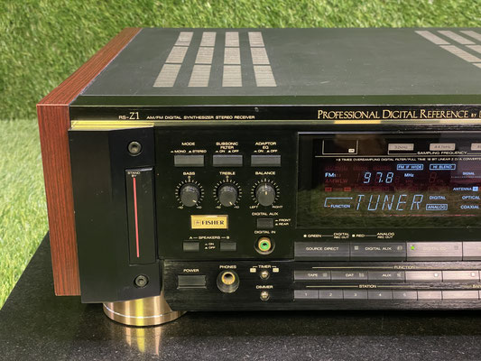 Fisher RS-Z1 Stereo Receiver Frontansicht