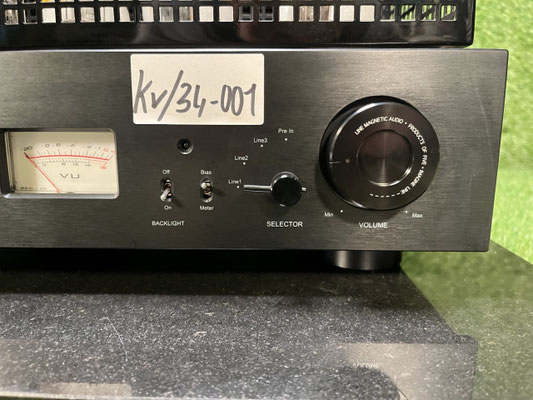 Vollverstärker Line Magnetic LM 508IA Detailansicht der Bedienelemente und Anzeigeinstrumente