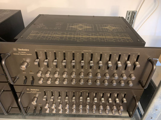 Equalizer Technics SH 9090 Universal Frequency Oberseite