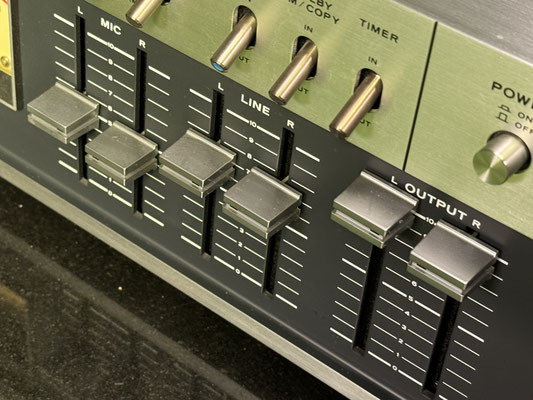 Teac A-450 Kassettendeck Bedienfeld und Regler