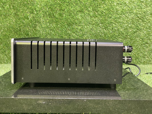 Roksan Blak Vollverstärker side