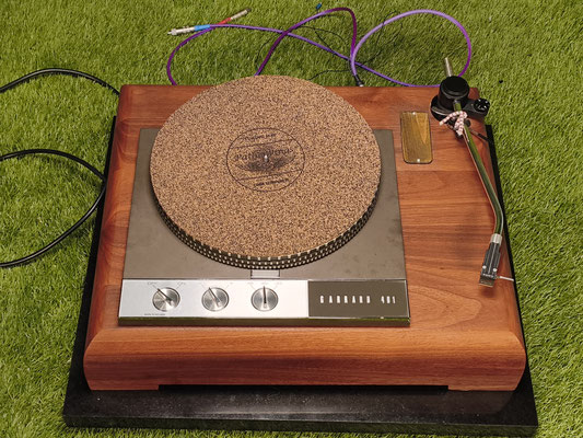 Plattenspieler Garrard 401 Gesamtansicht mit Massivholz Zarge
