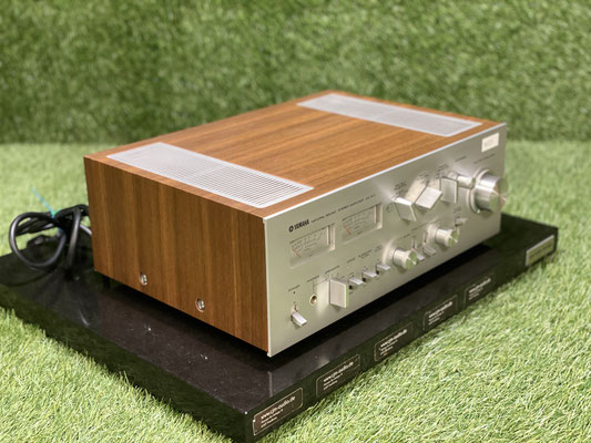 yamaha-ca-810-vollverstaerker-gesamtansicht.jpg