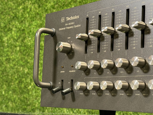 Equalizer Technics SH 9090 Universal Frequency Equalizer Bedienelemente Detail