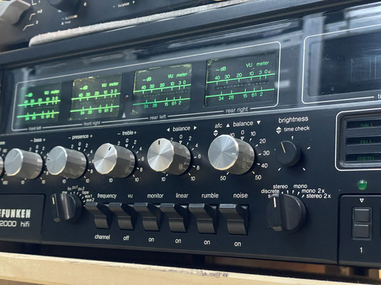 Telefunken TRX 2000 Receiver Front schräg rechts