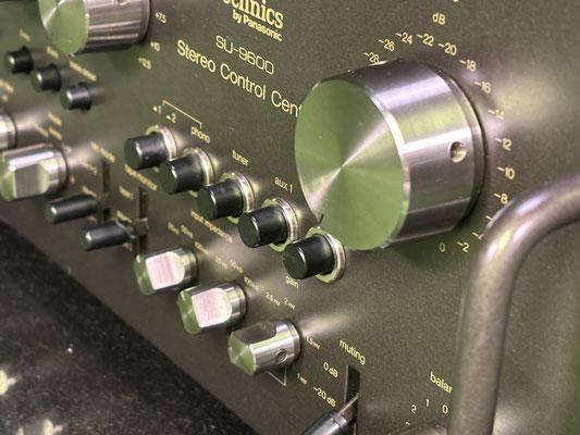 technics-su-9600-vorverstaerker-gesamtansicht.jpg