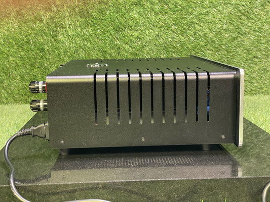Roksan Blak Vollverstärker side