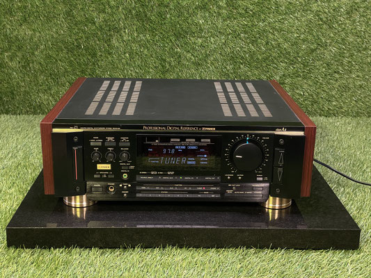 Fisher RS-Z1 Stereo Receiver Frontansicht