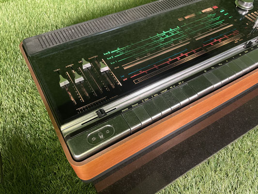 Receiver Loewe Opta ST 80 Gesamtansicht schräg von vorne