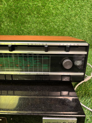 SABA HiFi Studio 8060 Receiver Skalenanzeige und Bedienelemente