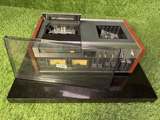 Teac A-450 Kassettendeck mit Plexiglasabdeckung