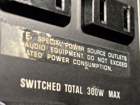 technics-su-9600-rueckseite-anschluesse.jpg