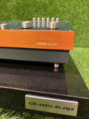 Wega 3105 HiFi Receiver Seitenansicht Holzgehäuse
