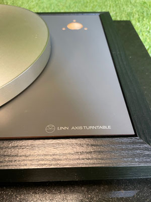 linn-axis-ii-subchassis-detail.jpg → Linn Axis II Subchassis und Tellerlager Detailansicht