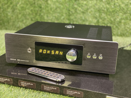 Roksan Blak Vollverstärker amp front