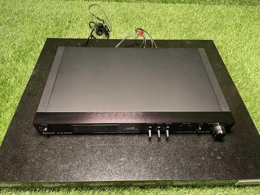 Sanyo Plus Series N55 top