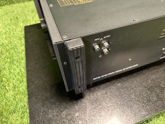 Equalizer Technics SH 9090 Universal Frequency Equalizer Rückseite Anschlüsse
