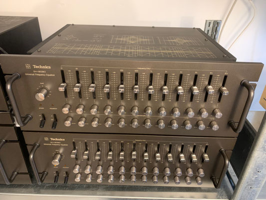 Equalizer Technics SH 9090 Universal Frequency Equalizer Frontansicht