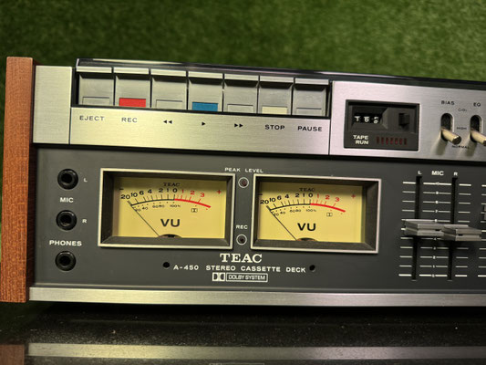 Teac A-450 Kassettendeck Frontansicht